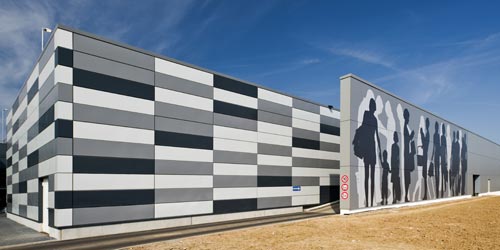 Fassadenplatten von thyssenkrupp Plastics GmbH Max Exterior NT